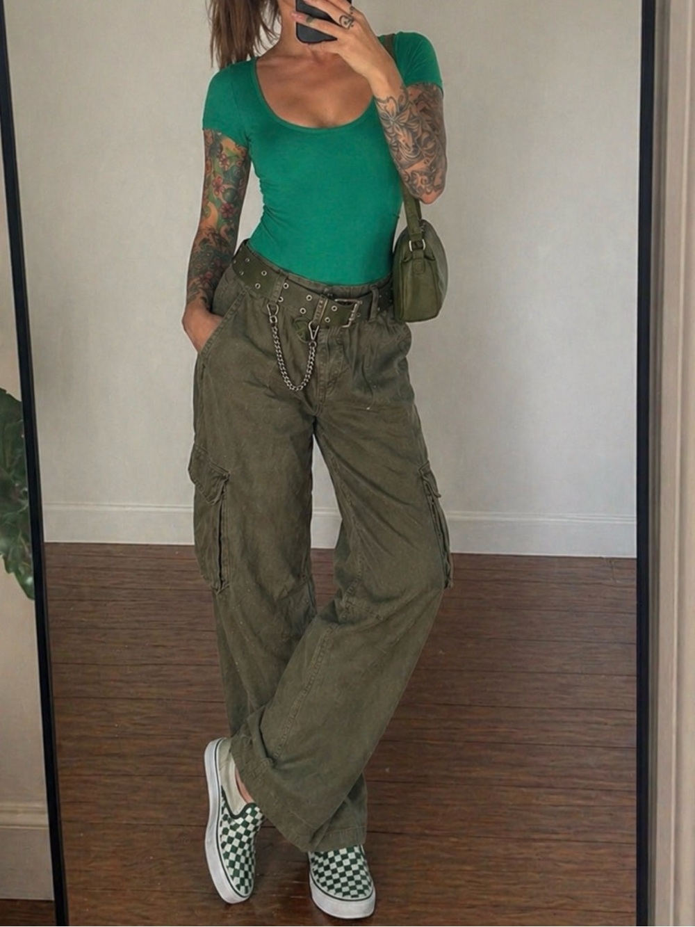 Green Short Sleeve Bodysuit Scoop Neck Fitted Stretch Top Size M